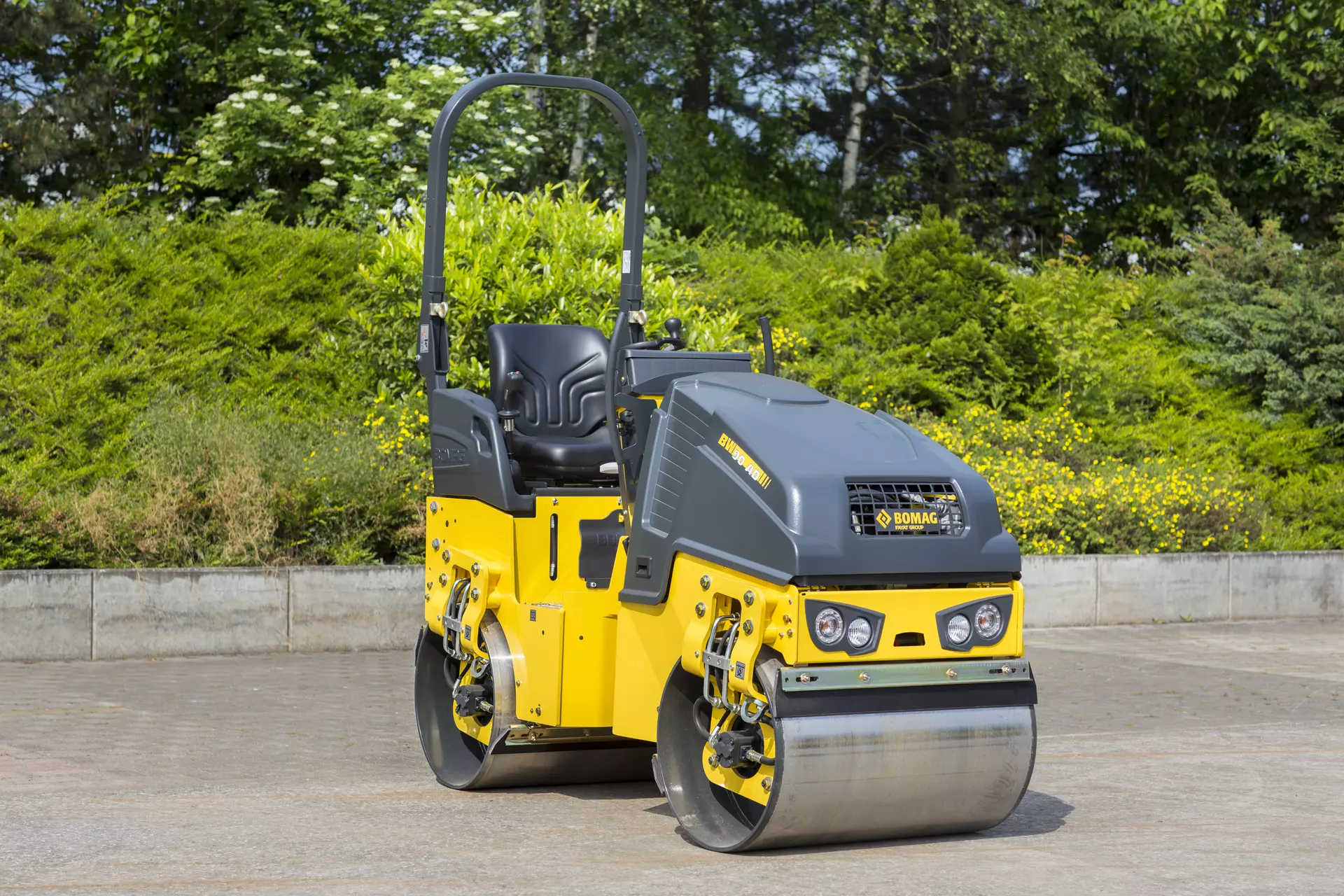 BOMAG BW90 Tandem Ride on Roller